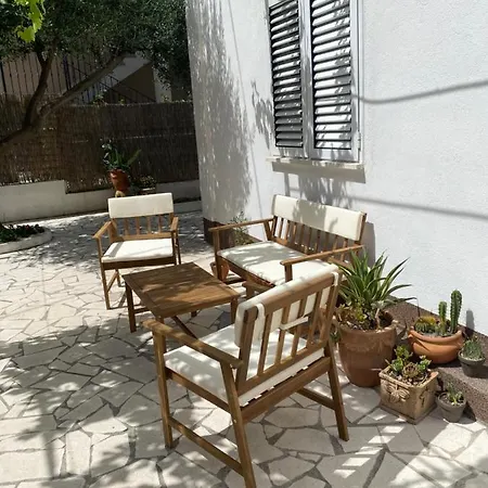 4 Kilometar To Centar Apartment