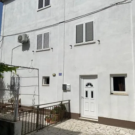 Apartment 4 Kilometar To Centar Split