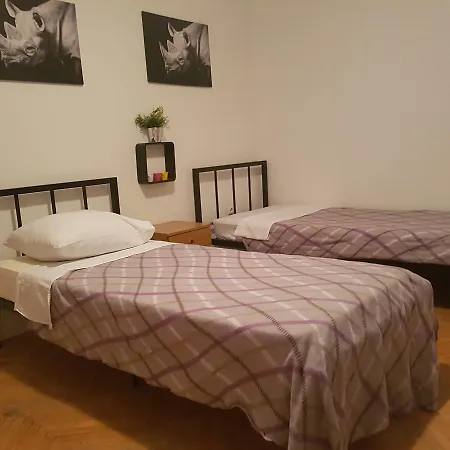 Apartment 4 Kilometar To Centar *