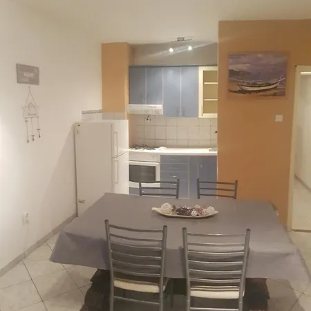 Apartment 4 Kilometar To Centar